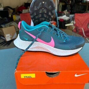 Brand new women’s Nike Pegasus Trail 3, running shoes. Size 7.